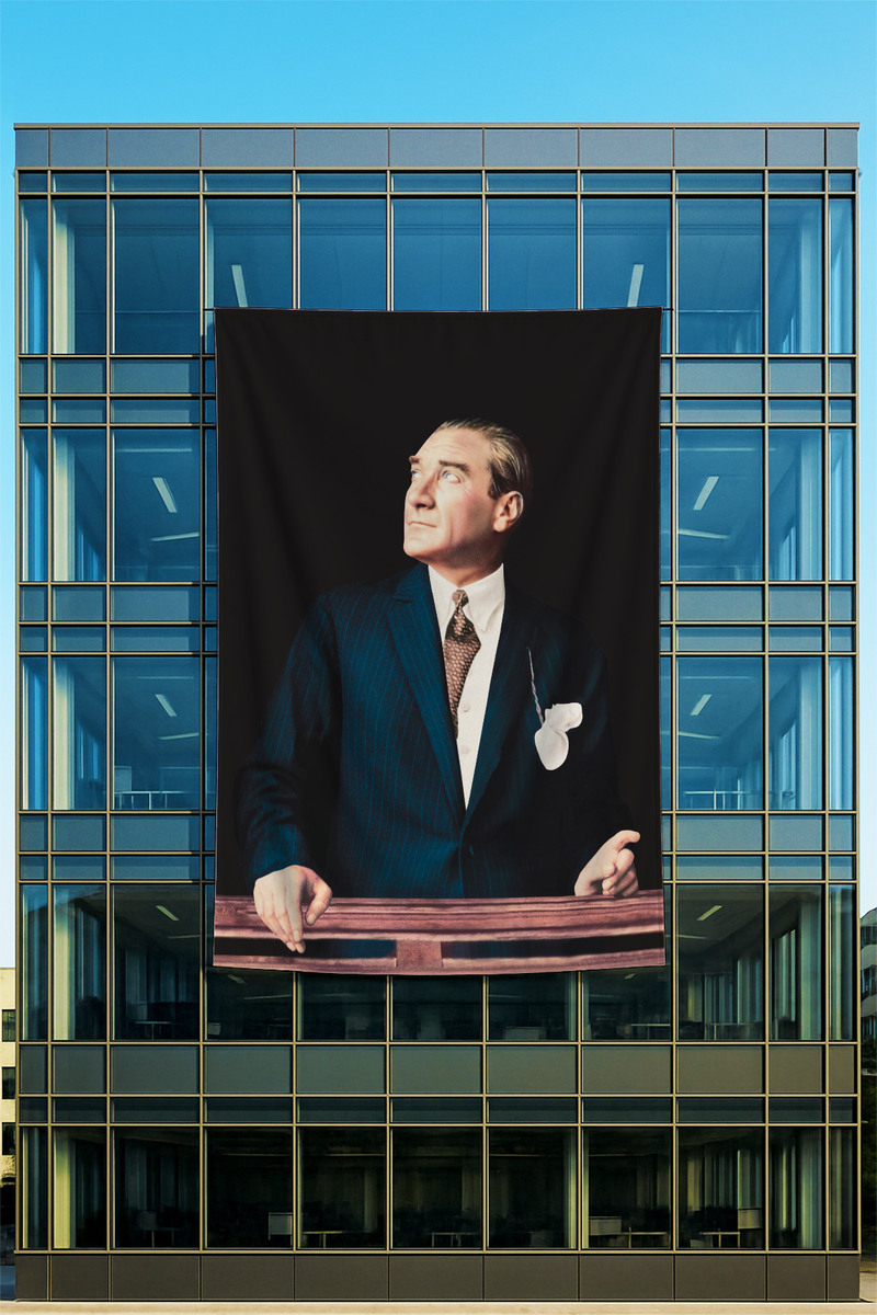 Raşel Kumaş Kürsüde Atatürk Posteri Siyah Zeminli