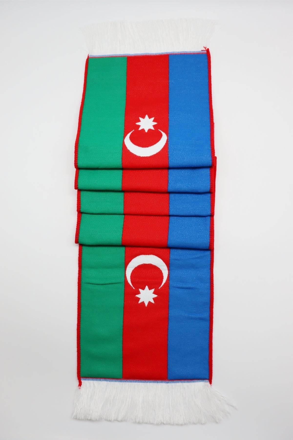 Türkiye Yazılı Saçaklı Dokuma Atkı 2 farklı açıdan görünüm