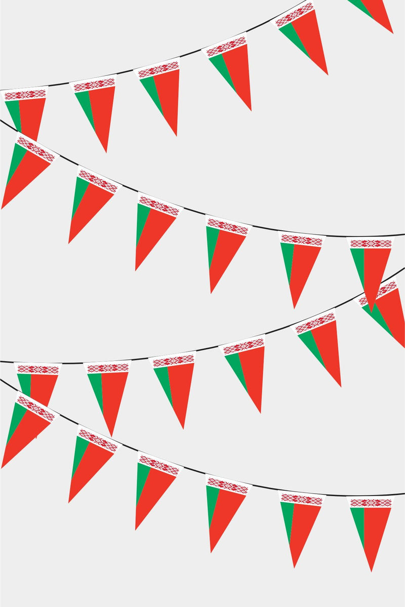 Belarus Üçgen Süsleme Bayrak