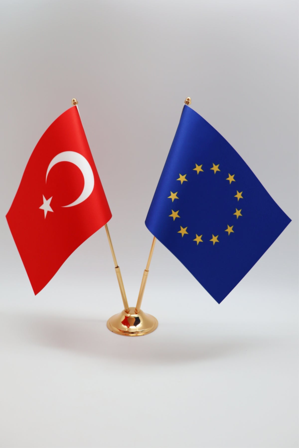 Danimarka ve Türkiye İkili Masa Bayrağı Seti malzeme detayı