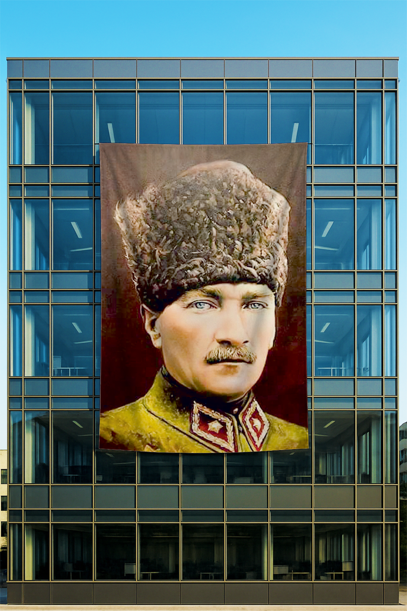 Raşel Kumaş Kalpaklı Atatürk Posteri Sarı Üniformalı